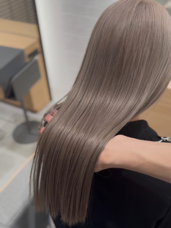 ホワイトベージュ