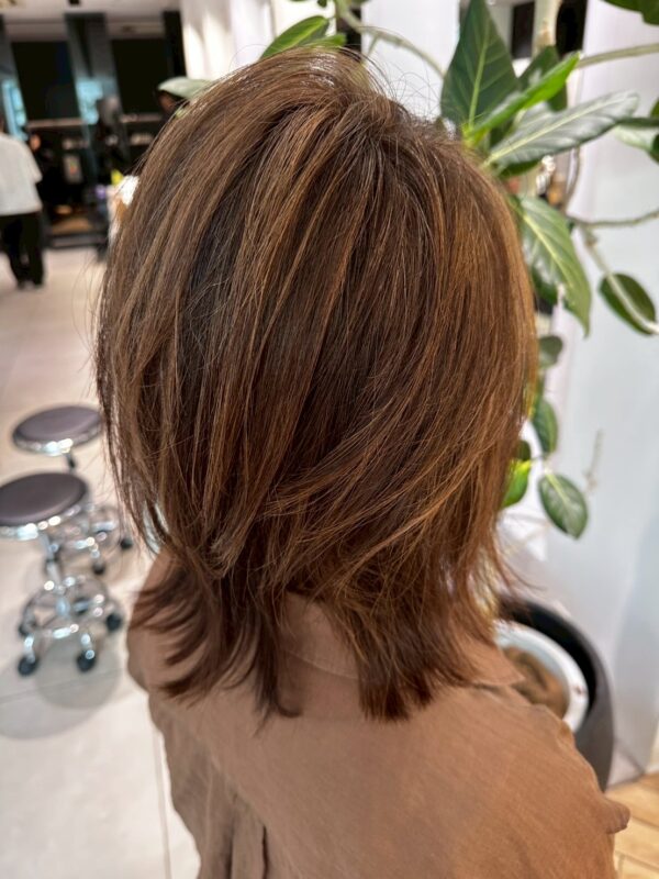 ナチュラルなハイライトを使った白髪ぼかし【銀座店】