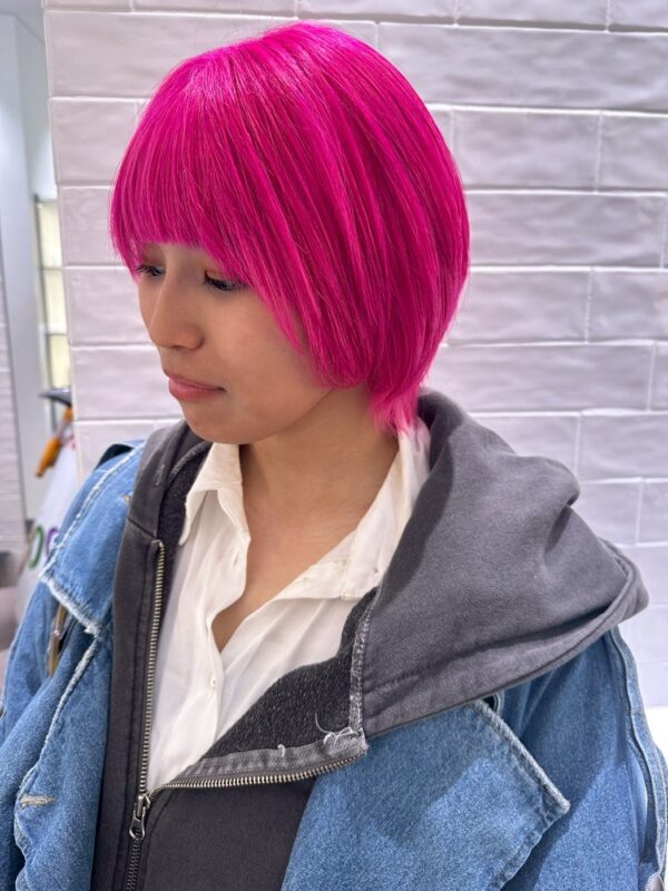 チカチカするピンクです！目が覚める？【銀座店】