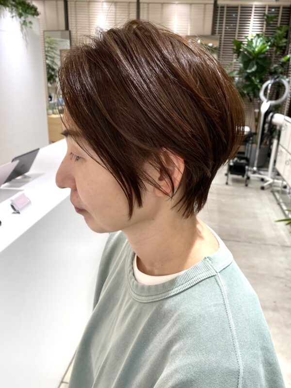 髪の変化を自然にカバー。大人ショート＆ハイライト【武蔵小杉店】