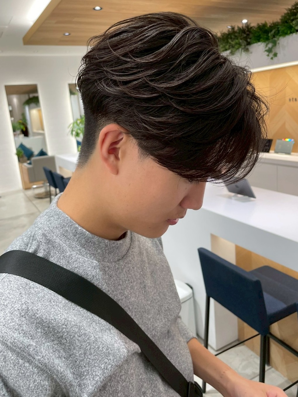 王道ナチュラルセンターパートフェザーパーマ/武蔵小杉