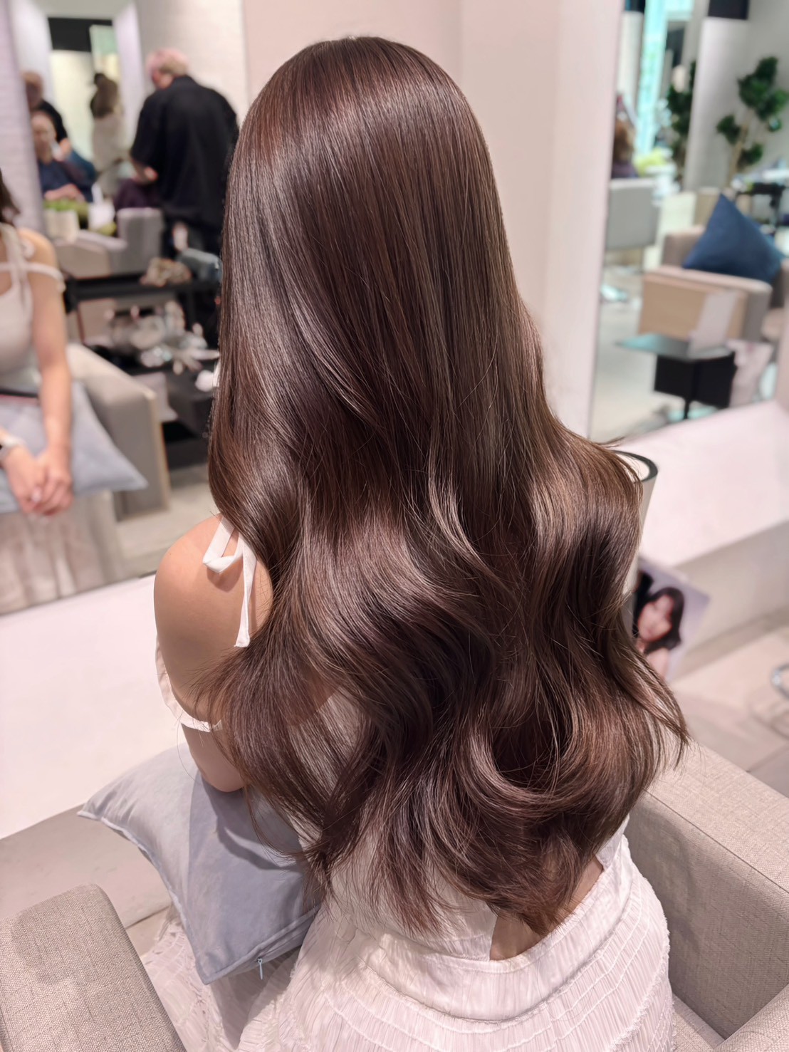韓国艶ブラウンカラーレイヤーカット髪質改善